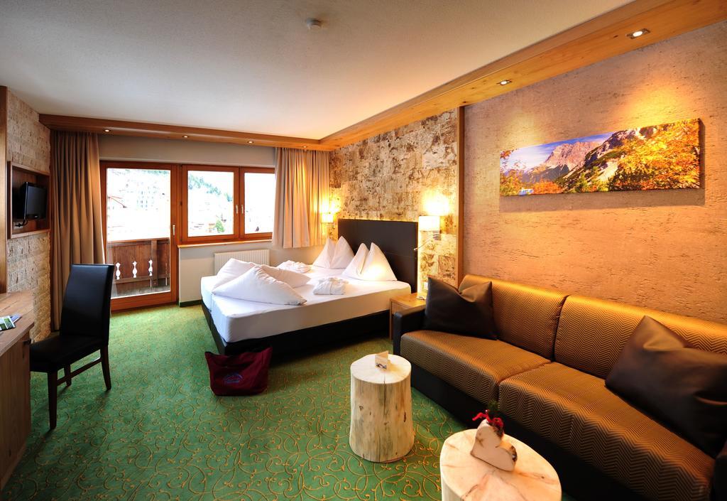 Hotel Panorama Ladis Room photo
