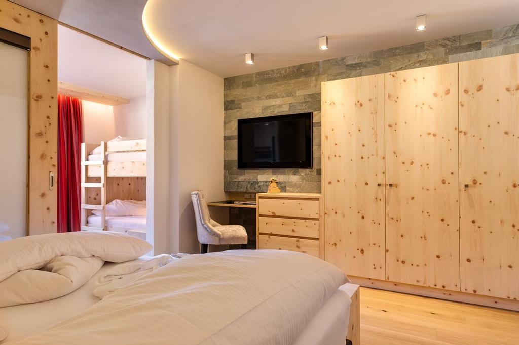 Hotel Panorama Ladis Room photo